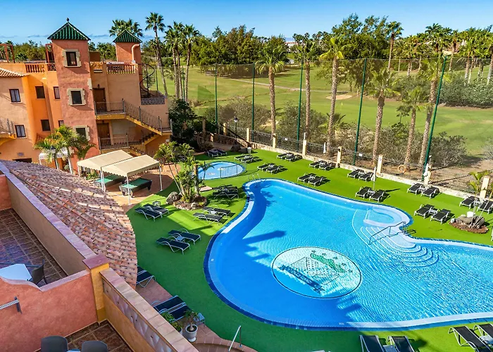 ホテル Mandi Golf 4*