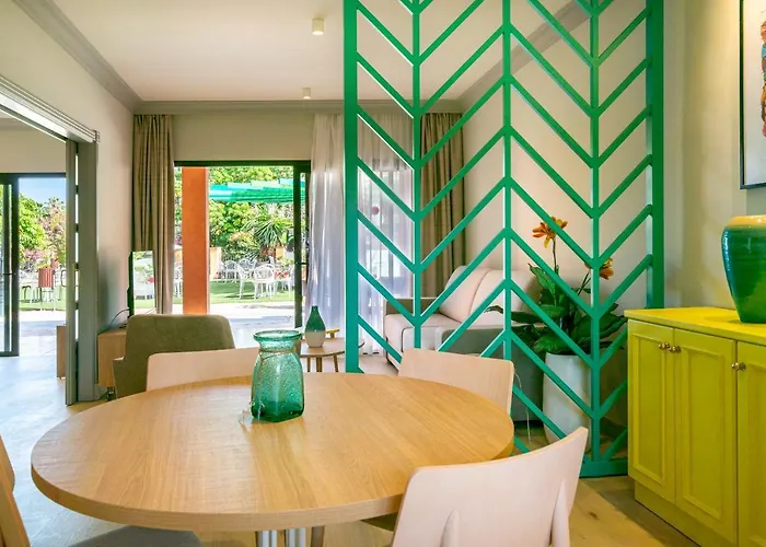 ホテル Mandi Golf