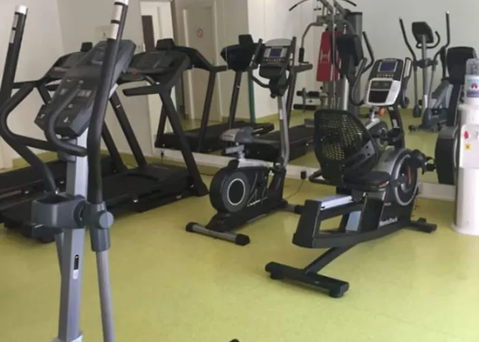 Отель Mandi Golf