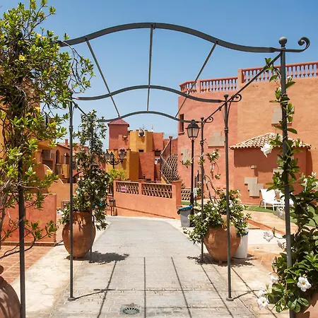 ホテル Mandi Golf 4*